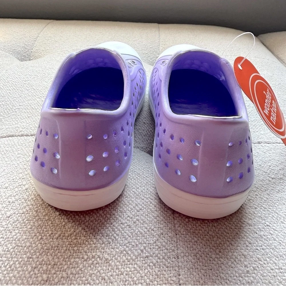 Wonder Nation youth size 7-8 lightweight water shoes